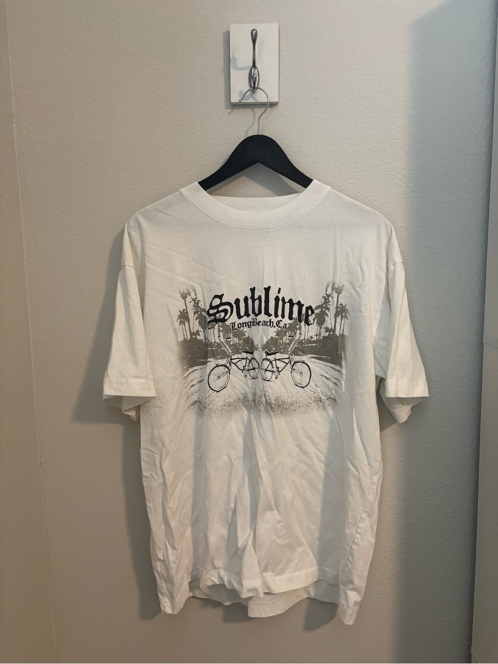 Tilly’s Men’s Sublime Long Beach Boxy Tee - Picture 5 of 8